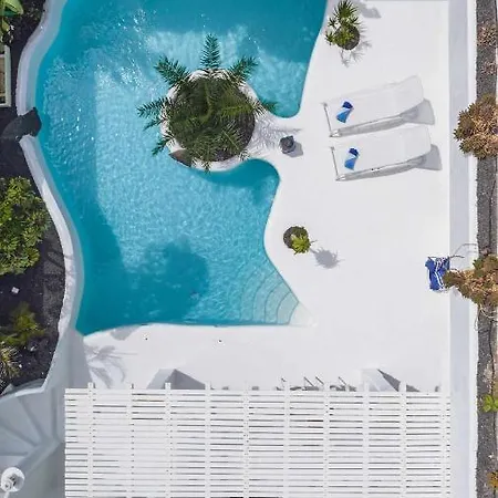 Villa Tiguaro Piscina Climat Jacuzzy Ac Villa 9 12 Corralejo Exterior photo